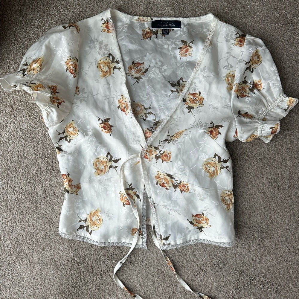 Floral flowy blouse